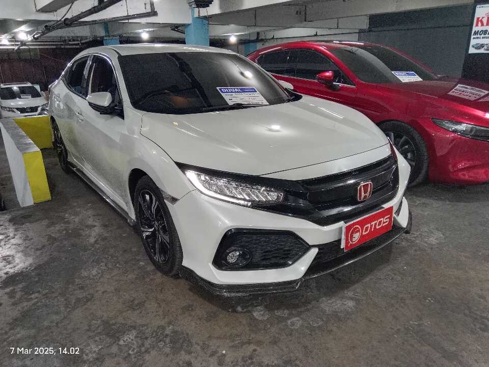 2017 Honda Civic 1.5 E - Foto 1 dari 6
