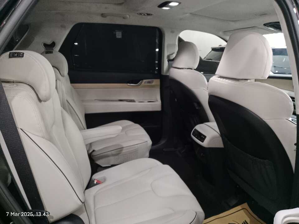 Foto Mobil Bekas Kabin Belakang Hyundai Palisade 2.2 tahun 2023