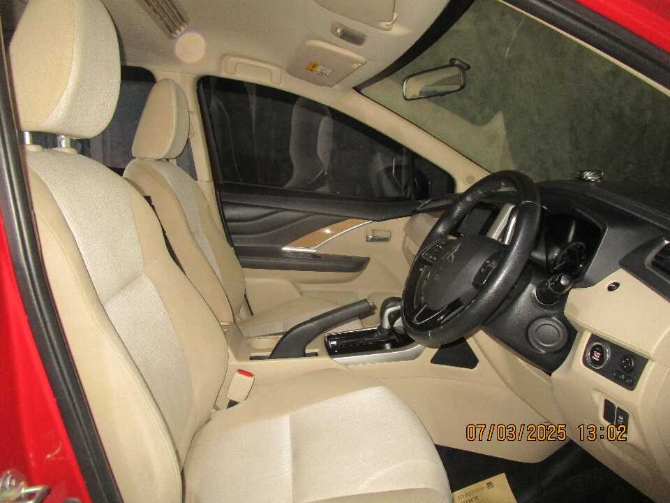 Foto Mobil Bekas Kabin Depan Mitsubishi Xpander 1.5 Ultimate tahun 2019