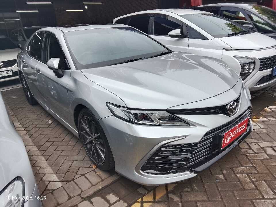 2021 Toyota Camry 2.5 V - Foto 1 dari 6