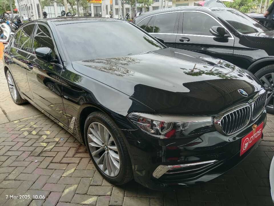 2018 BMW 530i 2.0 Luxury - Foto 1 dari 6