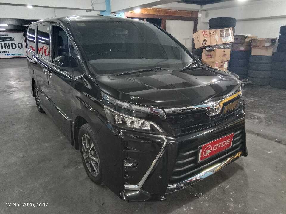 2018 Toyota Voxy 2.0 - Foto 1 dari 6