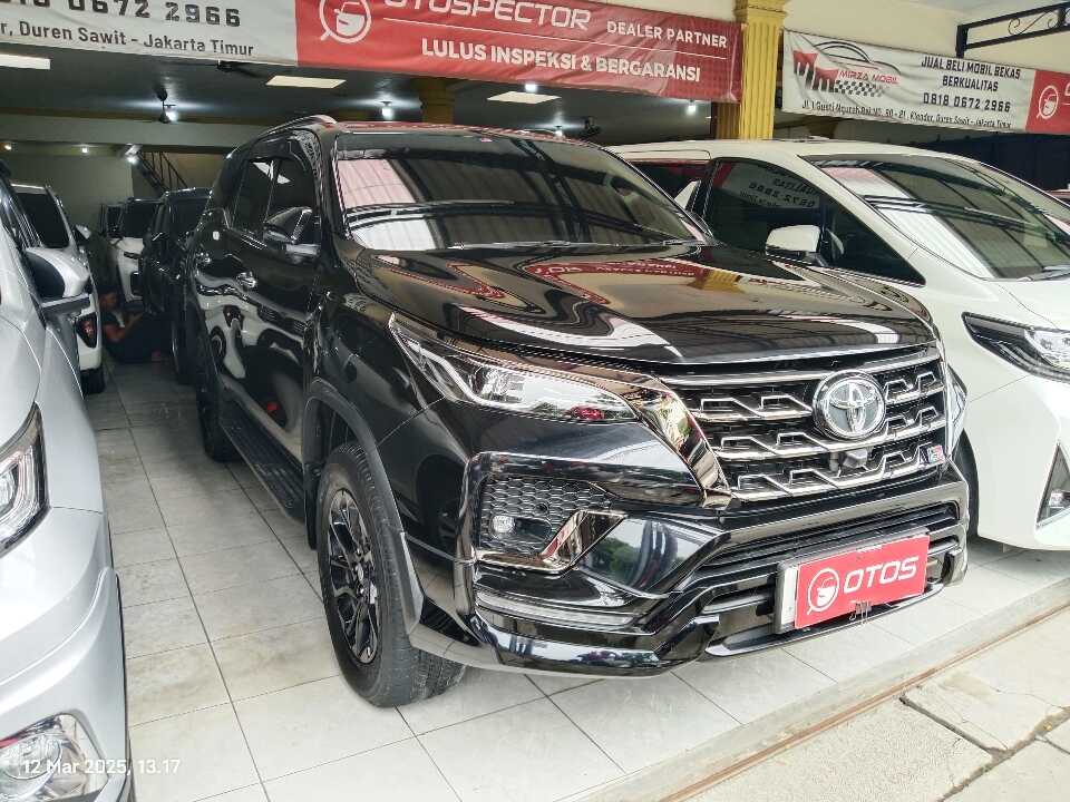 2023 Toyota Fortuner 2.8 4X2 VRZ - Foto 1 dari 6