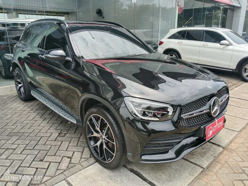 2022 Mercedes-Benz GLC200 2.0 - Foto 1 dari 6