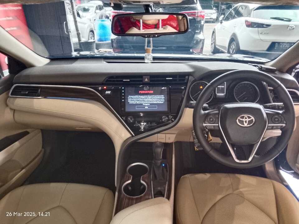 Foto Mobil Bekas Dashboard Toyota Camry 2.5 V tahun 2019