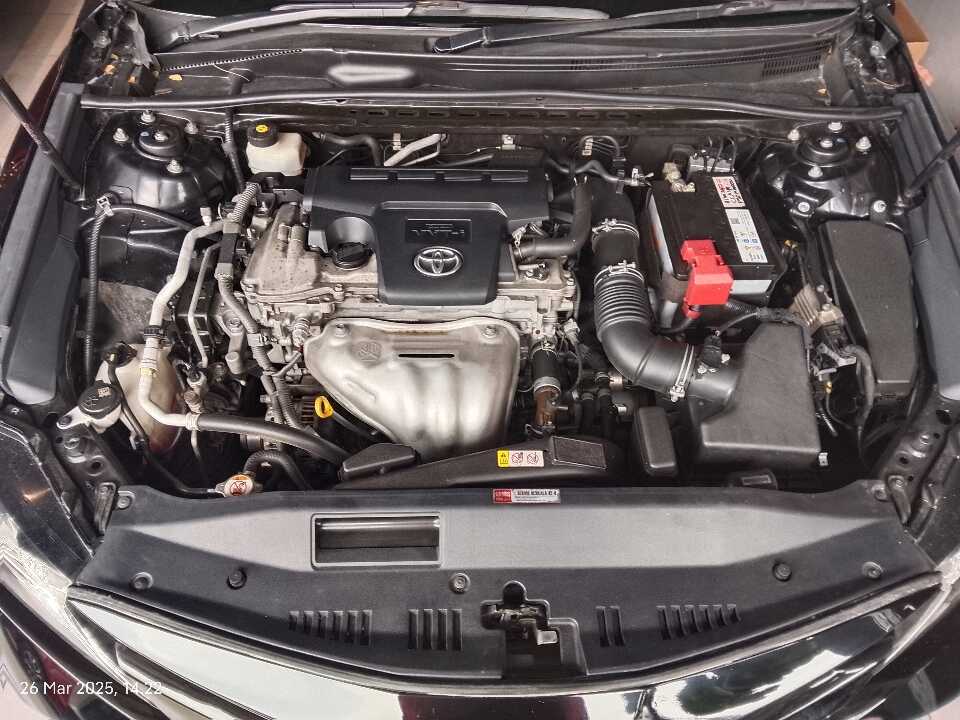 Foto Mobil Bekas Mesin Toyota Camry 2.5 V tahun 2019