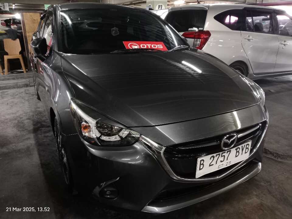 2017 Mazda 2 1.5 - Foto 1 dari 6