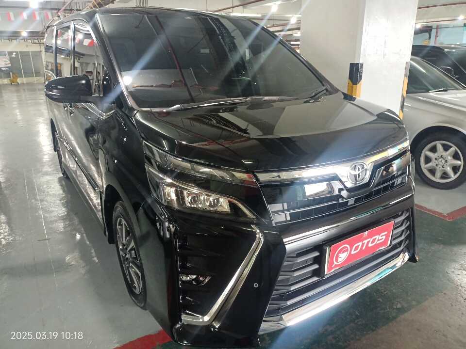 2019 Toyota Voxy 2.0 - Foto 1 dari 6