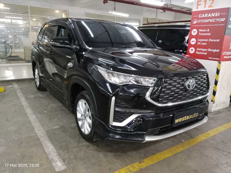 2023 Toyota Kijang Innova 2.0 Zenix V HV CVT - Foto 1 dari 6