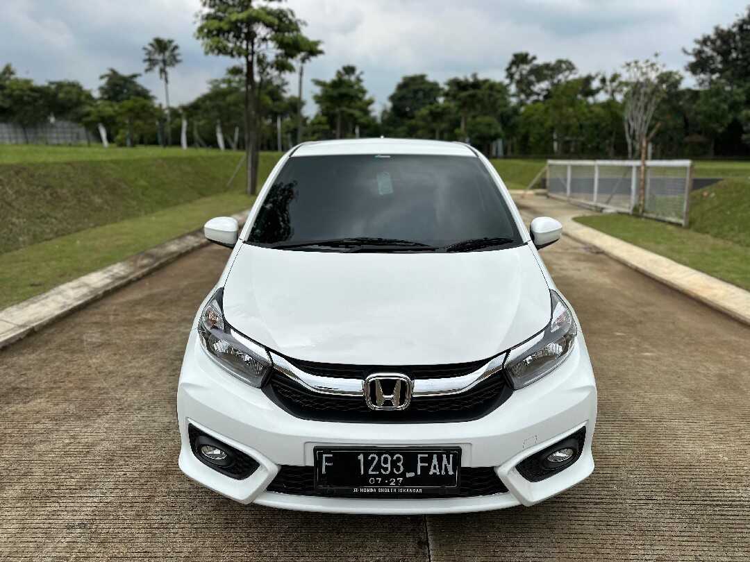 Foto Mobil Bekas Tampak Depan Honda Brio 1.2 Satya E tahun 2022