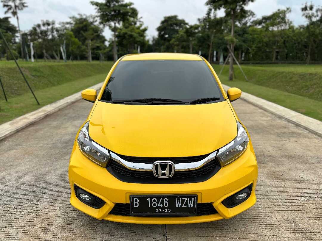 Foto Mobil Bekas Tampak Depan Honda Brio 1.2 Satya E tahun 2020