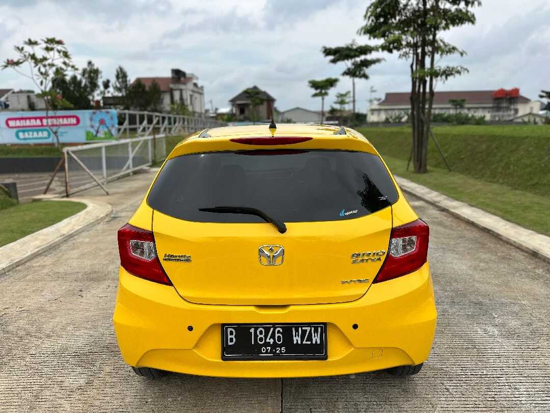 Foto Mobil Bekas Tampak Belakang Honda Brio 1.2 Satya E tahun 2020