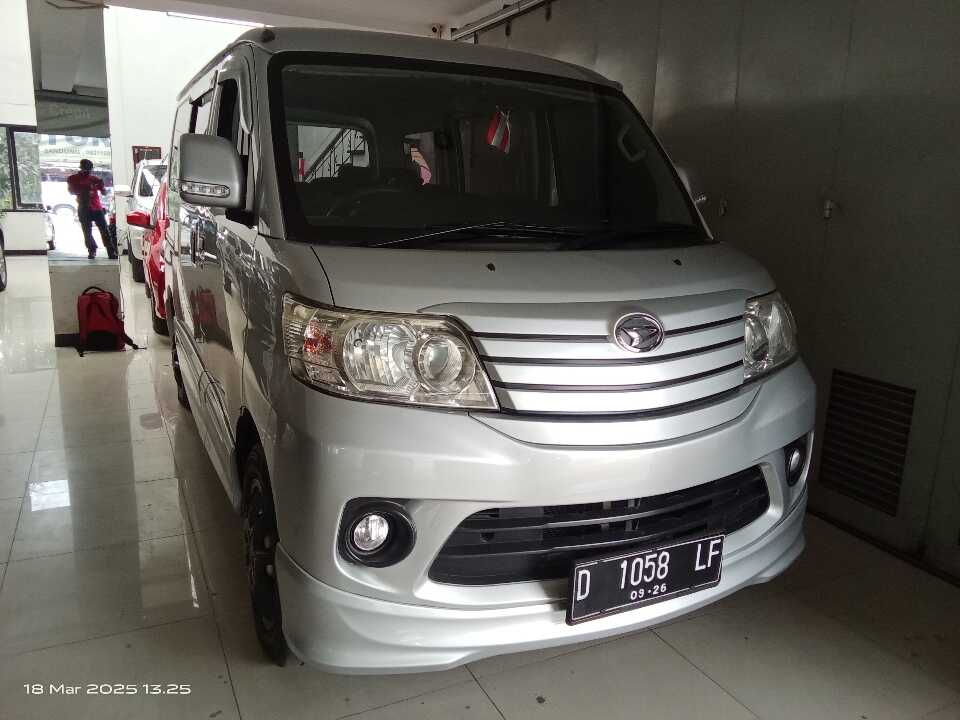 2017 Daihatsu Luxio 1.5 D - Foto 1 dari 6