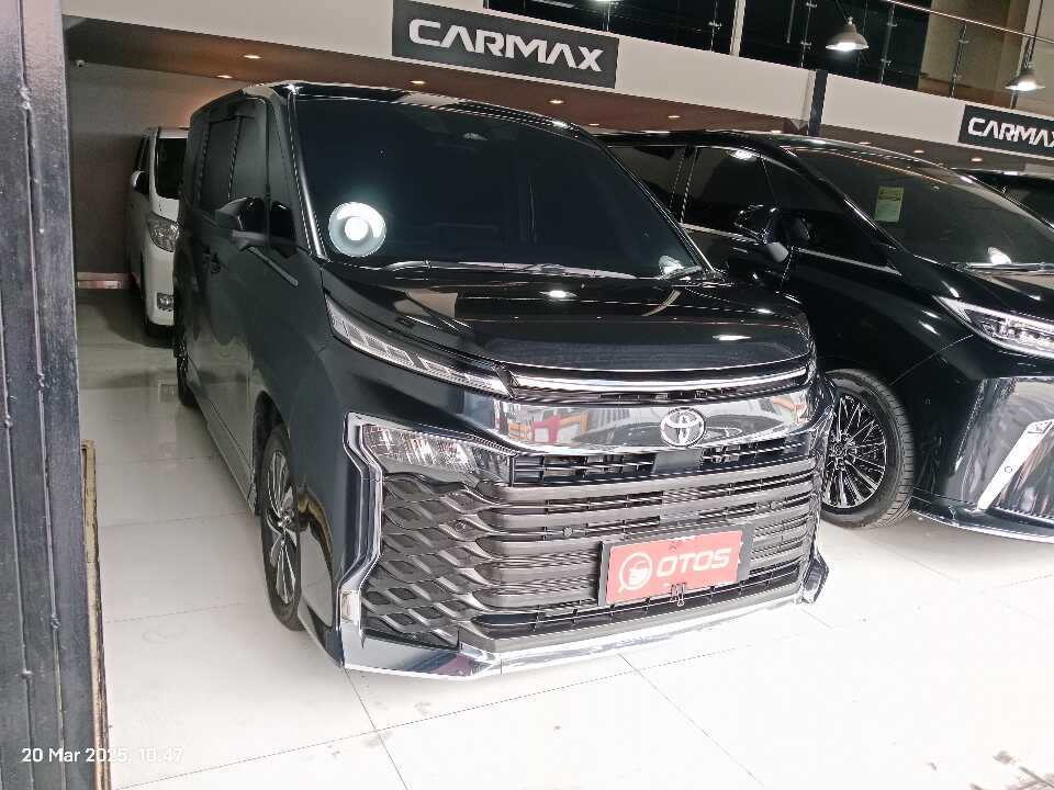 2023 Toyota Voxy 2.0