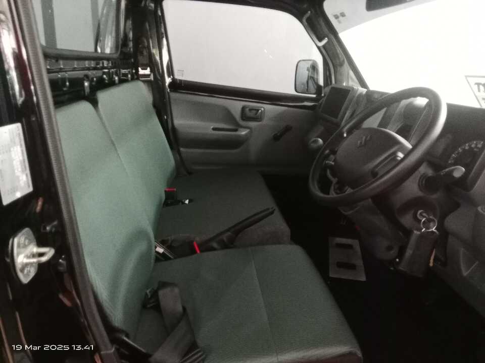 Foto Mobil Bekas Kabin Depan Suzuki Carry 1.5 Pick-Up tahun 2024