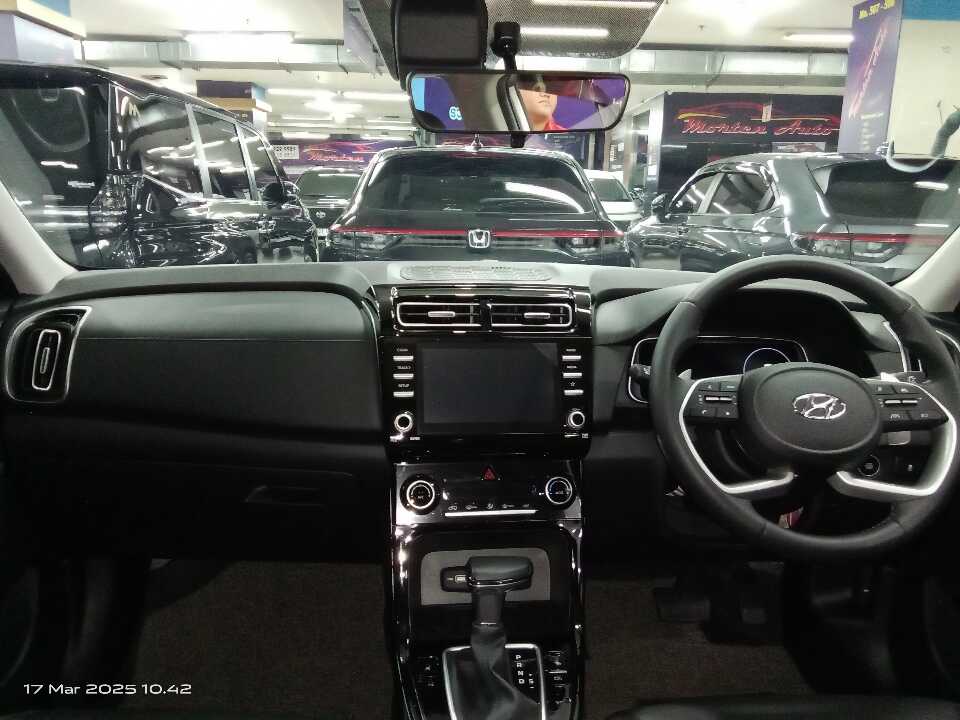 Foto Mobil Bekas Dashboard Hyundai Creta 1.5 Prime tahun 2022