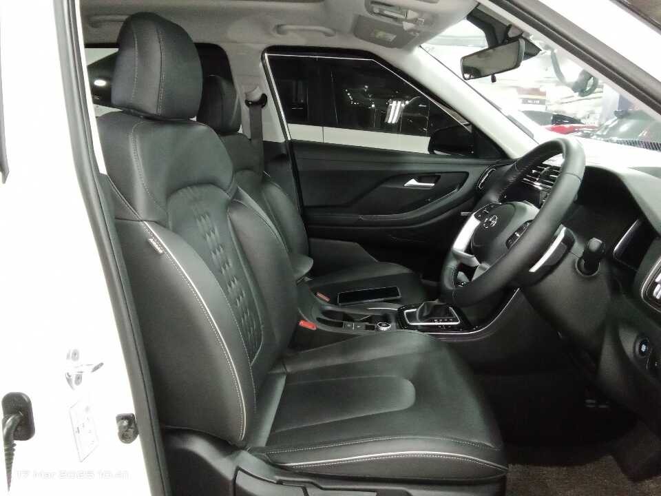 Foto Mobil Bekas Kabin Depan Hyundai Creta 1.5 Prime tahun 2022
