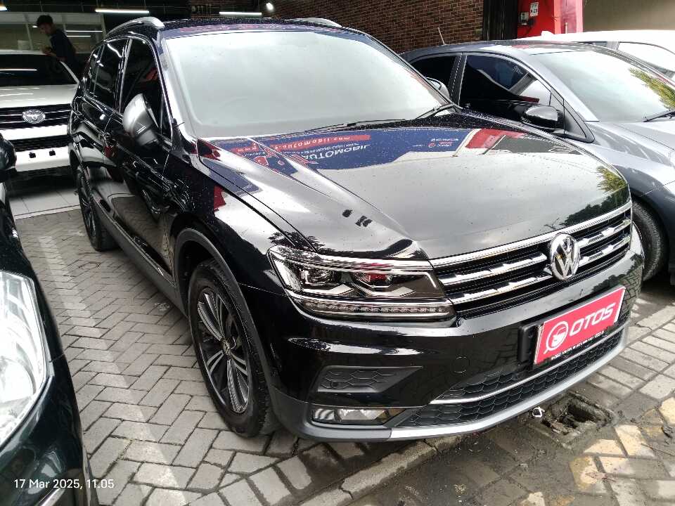 2022 Volkswagen Tiguan 1.4 TSI Allspace - Foto 1 dari 6