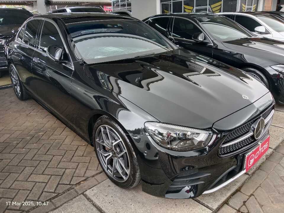 2021 Mercedes-Benz E300 2.0 - Foto 1 dari 6