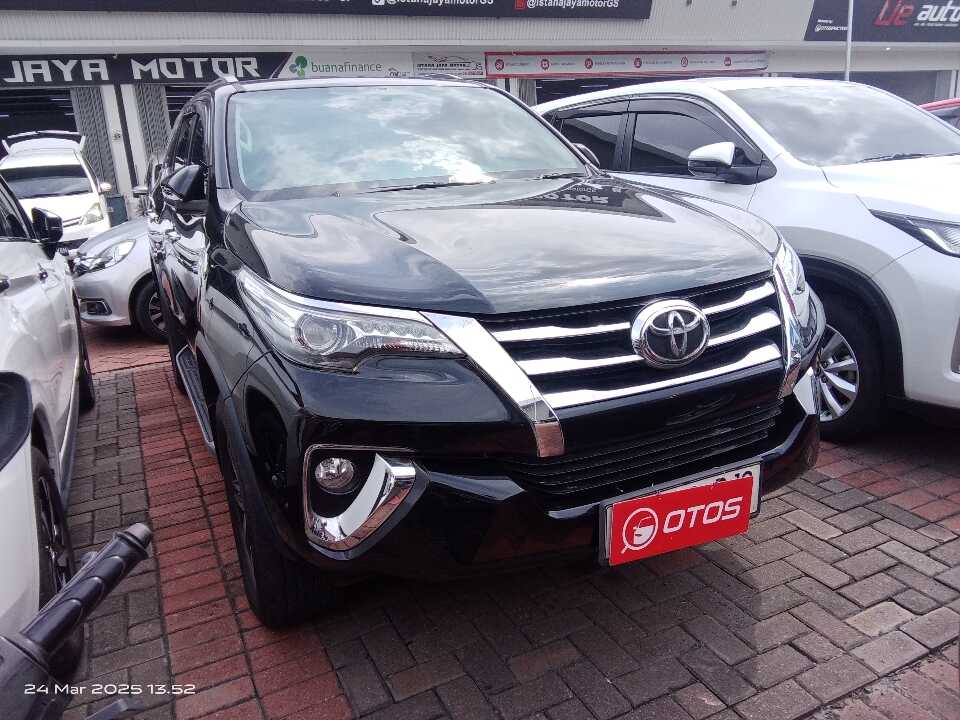 2017 Toyota Fortuner 2.4 4X2 VRZ - Foto 1 dari 6