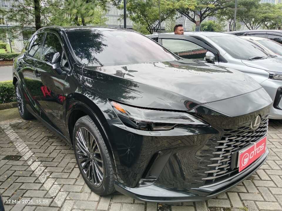 2023 Lexus RX 350 H 2.5 Luxury 4X2 - Foto 1 dari 6