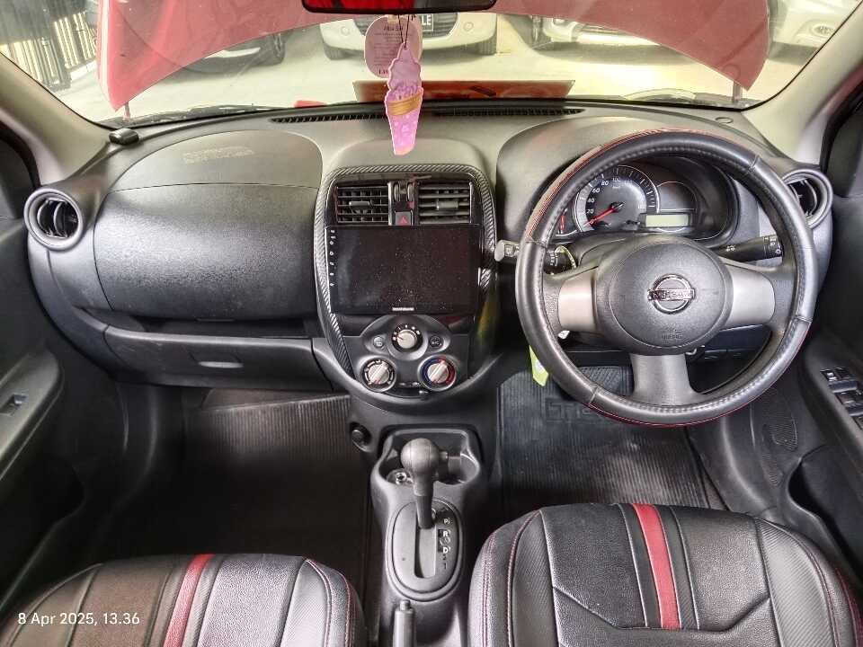 Foto Mobil Bekas Dashboard Nissan March 1.2 tahun 2017