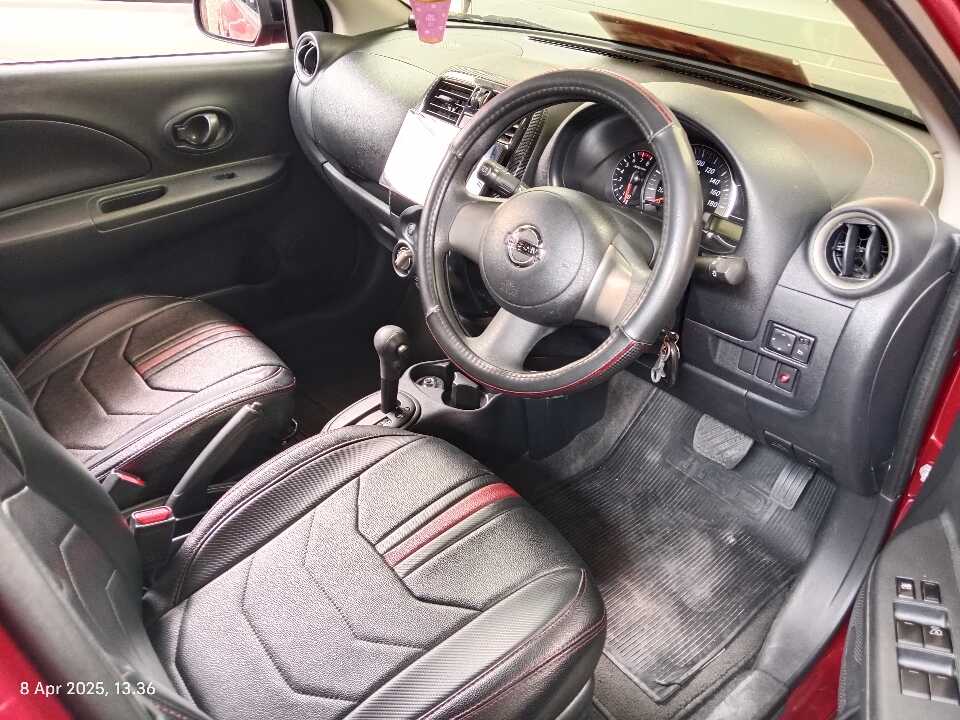 Foto Mobil Bekas Kabin Depan Nissan March 1.2 tahun 2017
