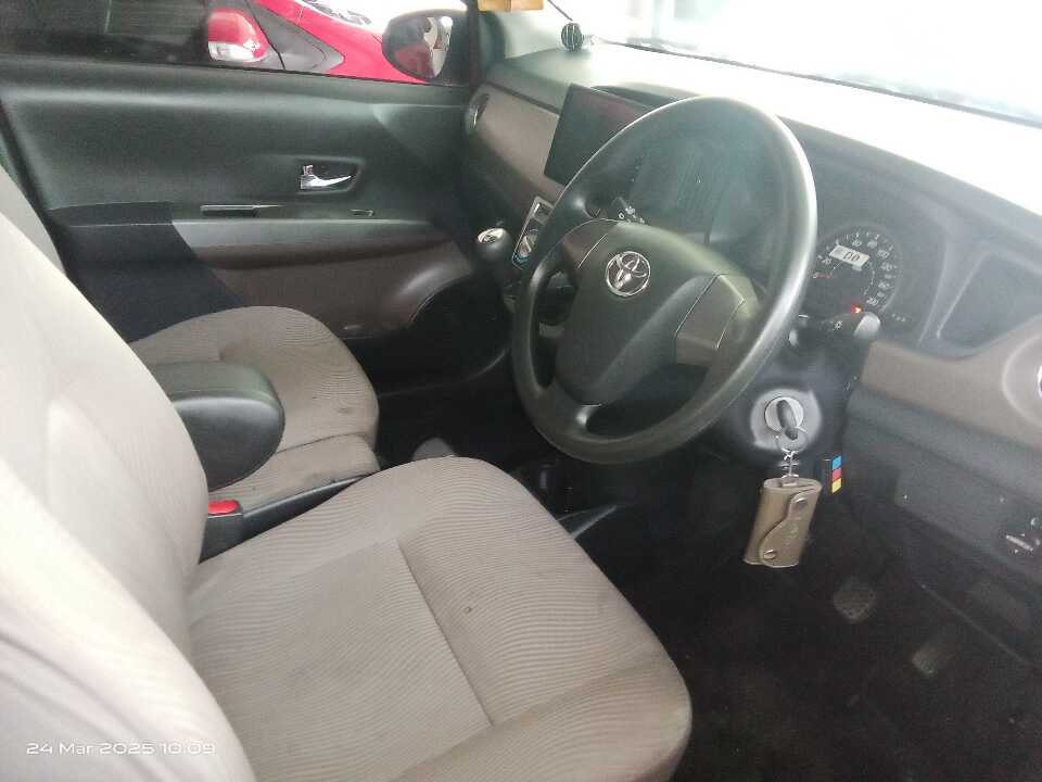 Foto Mobil Bekas Kabin Depan Toyota Calya 1.2 G tahun 2017