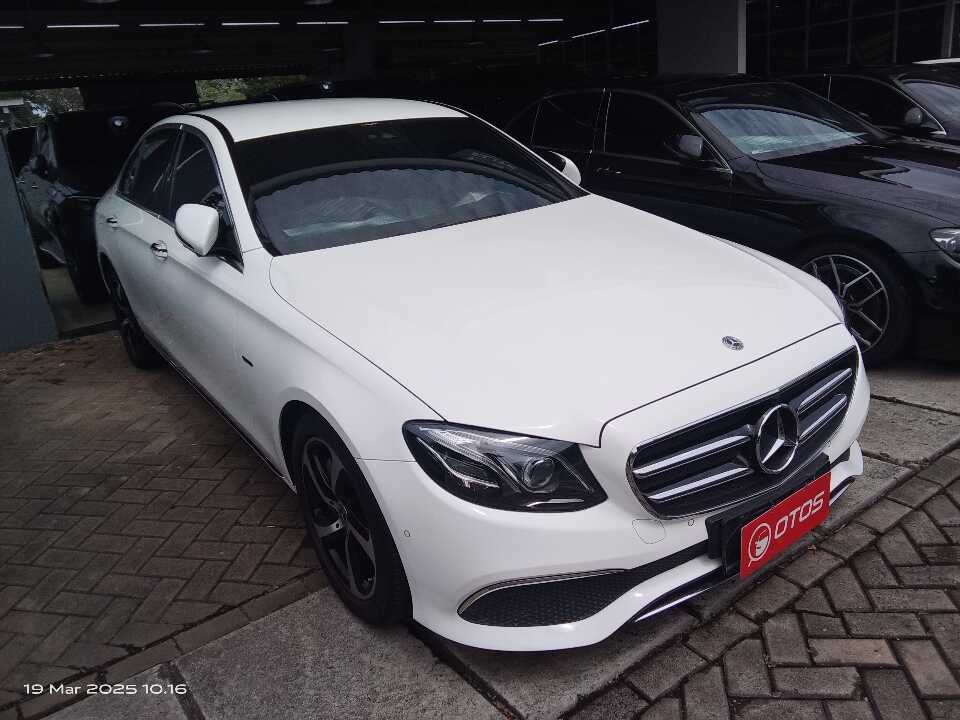 2019 Mercedes-Benz E300 2.0 - Foto 1 dari 6