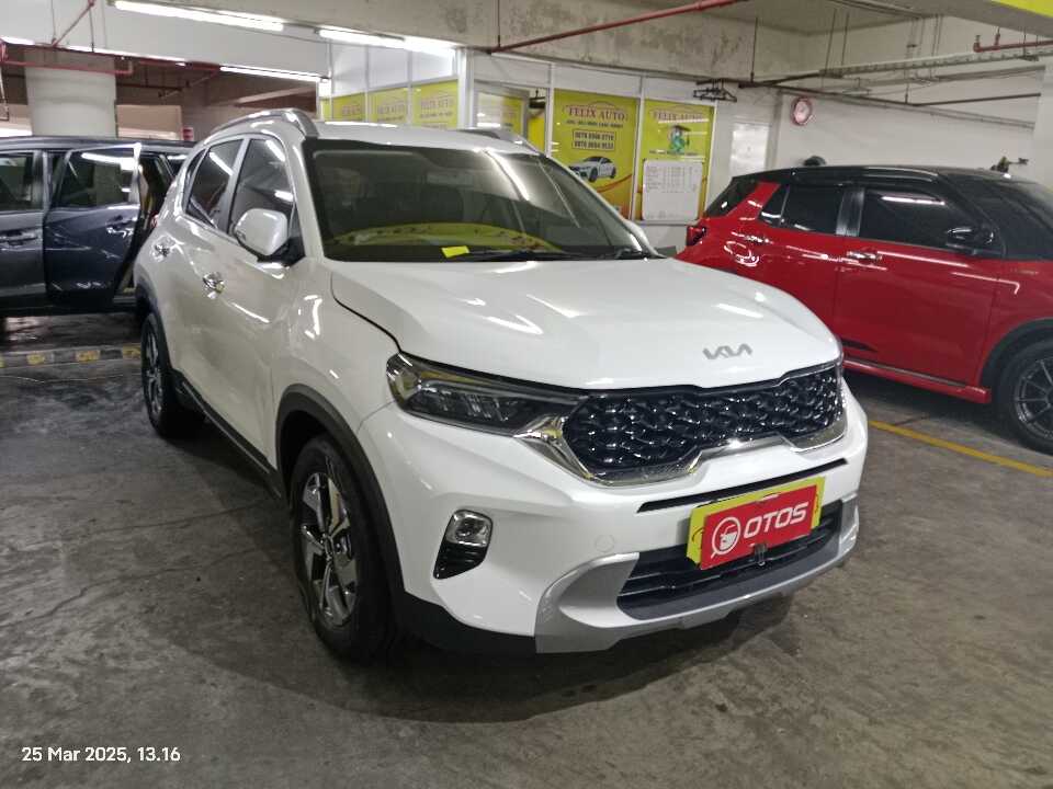 2023 KIA Sonet 1.5 - Foto 1 dari 6