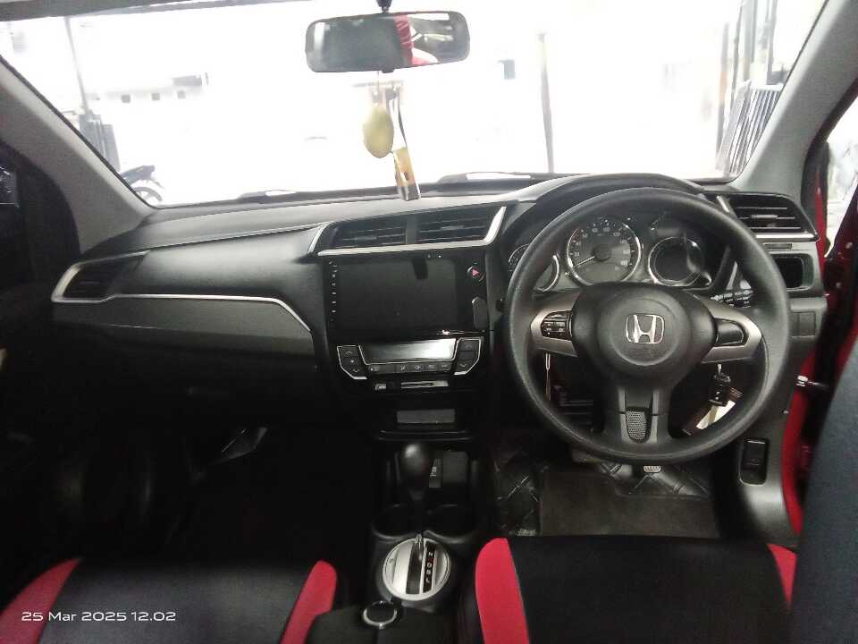 Foto Mobil Bekas Dashboard Honda BR-V 1.5 E tahun 2016