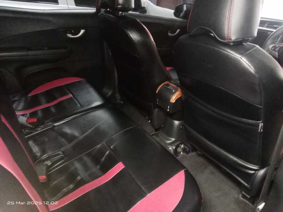Foto Mobil Bekas Kabin Belakang Honda BR-V 1.5 E tahun 2016