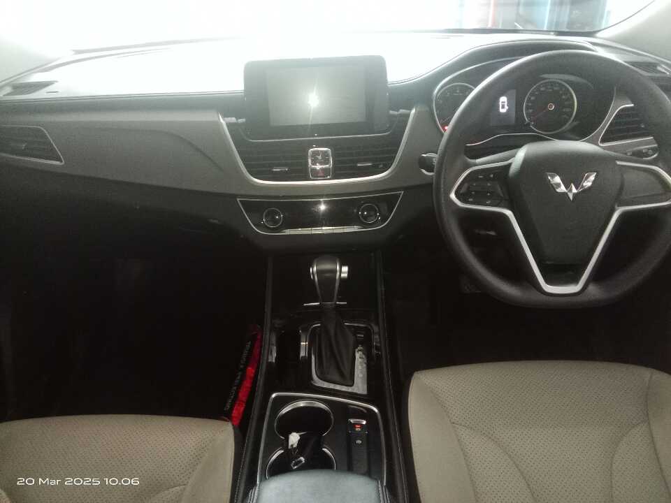 Foto Mobil Bekas Dashboard Wuling Cortez 1.5 C T Lux tahun 2019