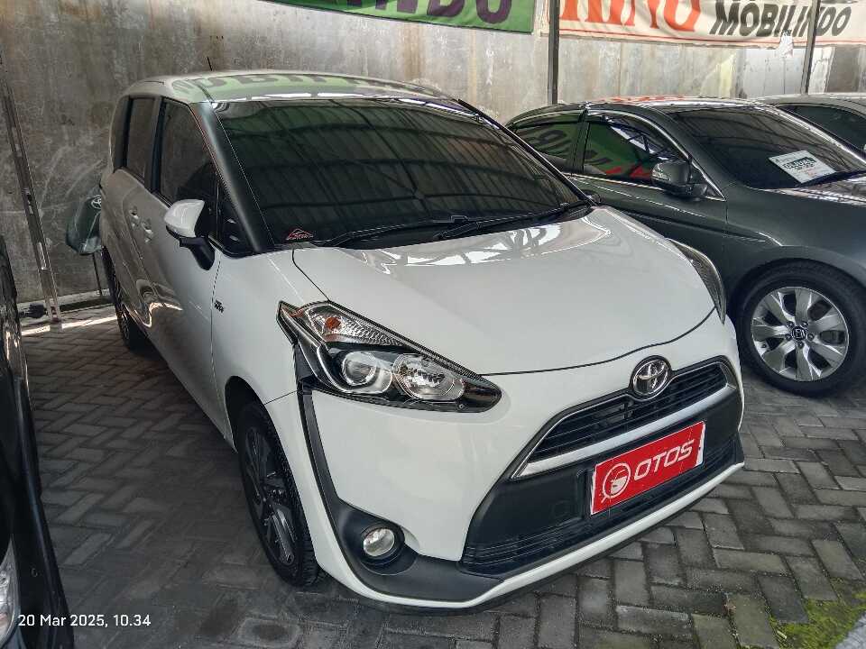 2017 Toyota Sienta 1.5 V - Foto 1 dari 6