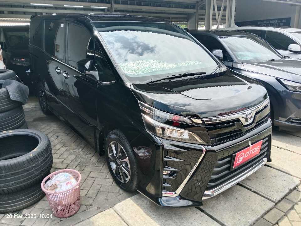 2018 Toyota Voxy 2.0 - Foto 1 dari 6
