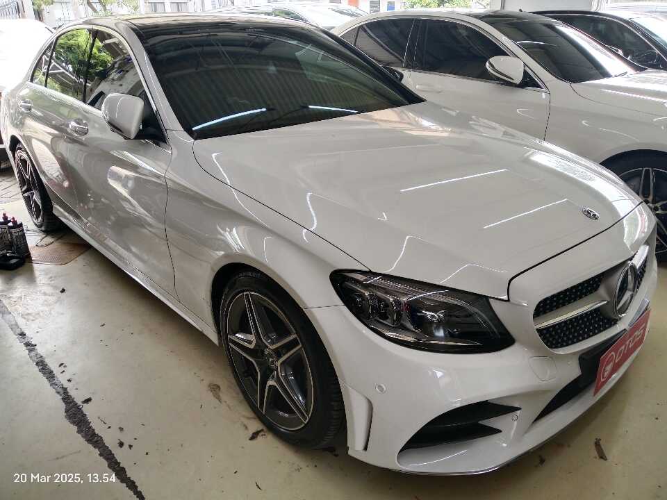 2019 Mercedes-Benz C300 2.0 - Foto 1 dari 6