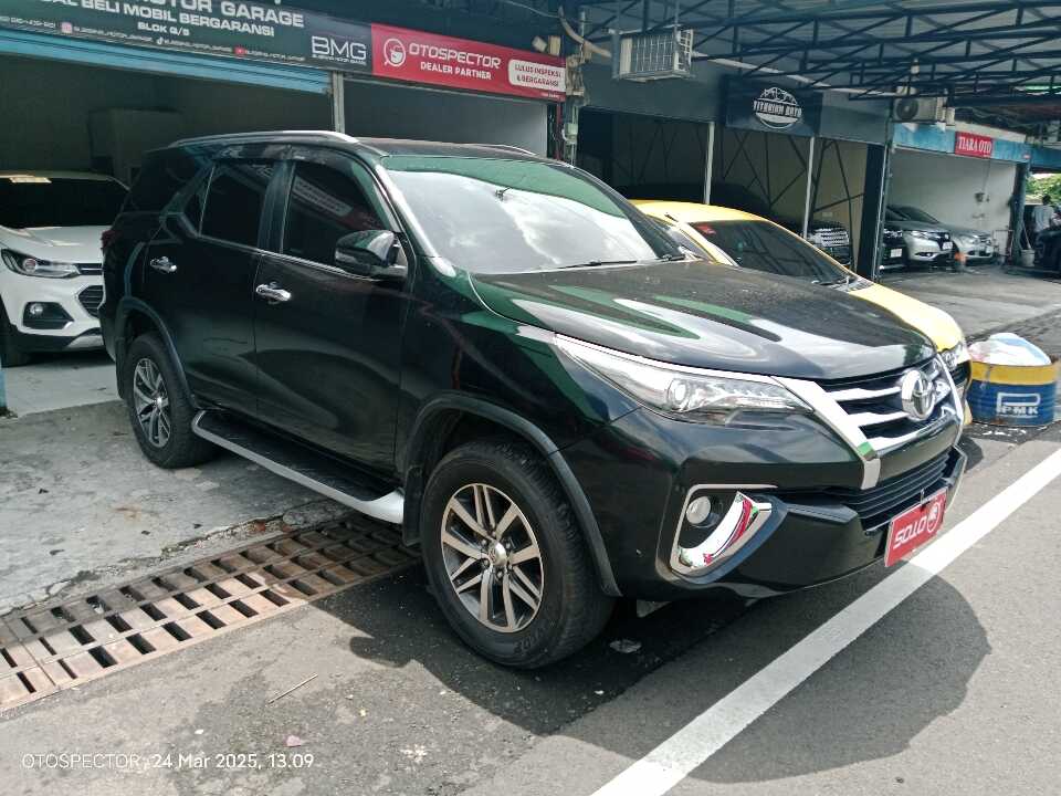 2017 Toyota Fortuner 2.4 4X2 VRZ - Foto 1 dari 6