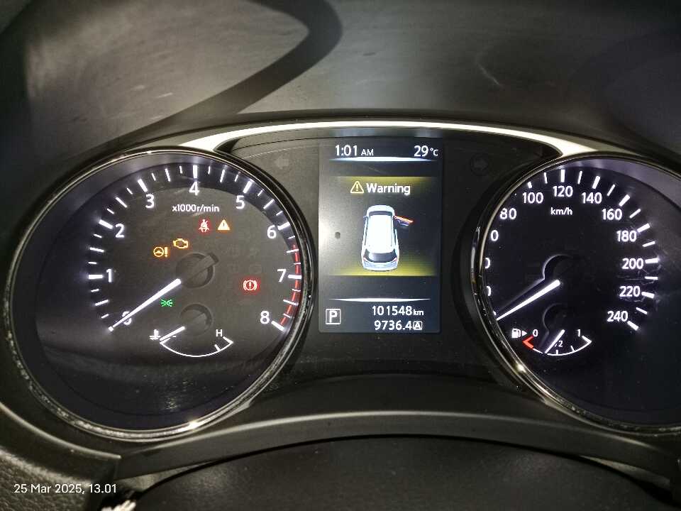 Foto Mobil Bekas Odometer Nissan X-Trail 2.5 tahun 2017