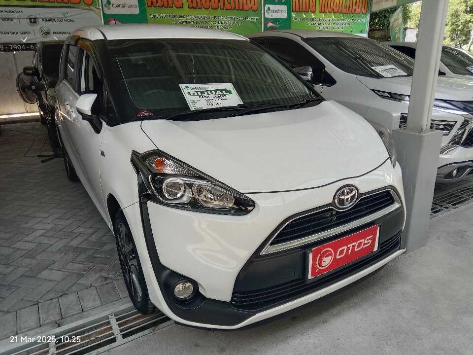 2017 Toyota Sienta 1.5 V - Foto 1 dari 6