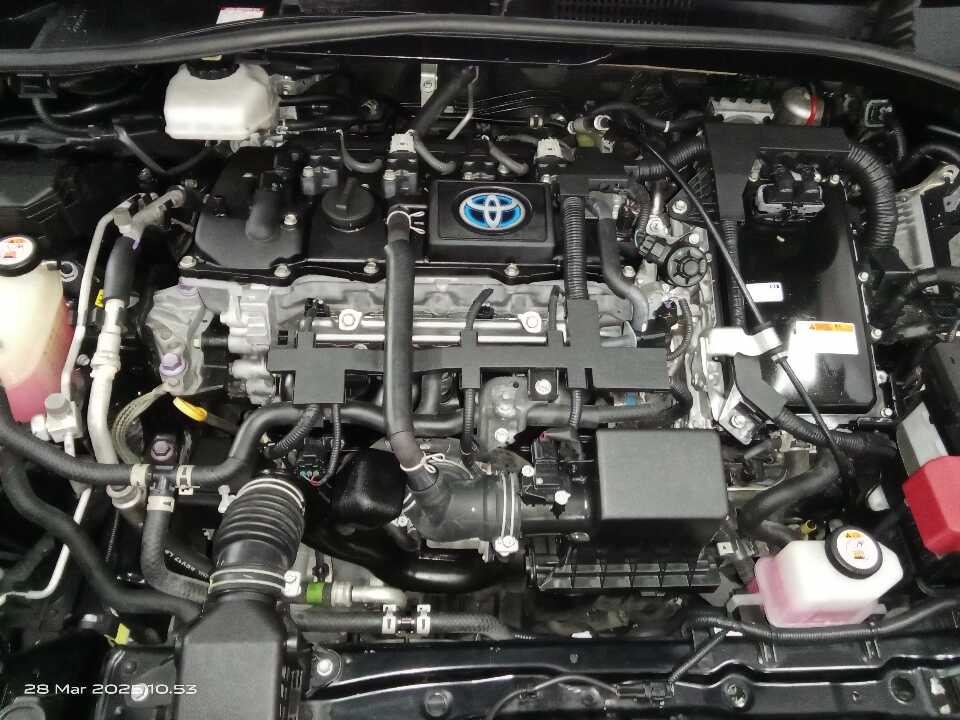 Foto Mobil Bekas Mesin Toyota Corolla Cross 1.8 Hybrid tahun 2021