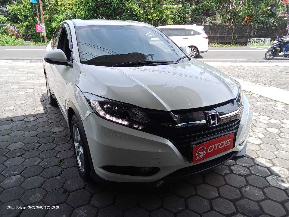 2016 Honda HR-V 1.5 E - Foto 1 dari 6
