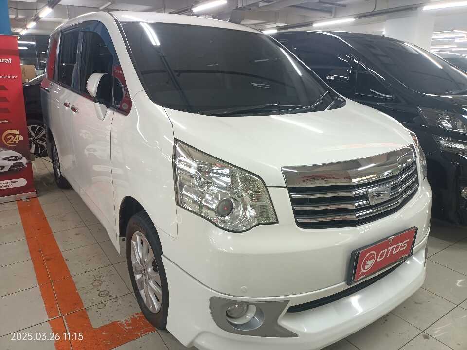 2015 Toyota NAV1 2.0 V - Foto 1 dari 6