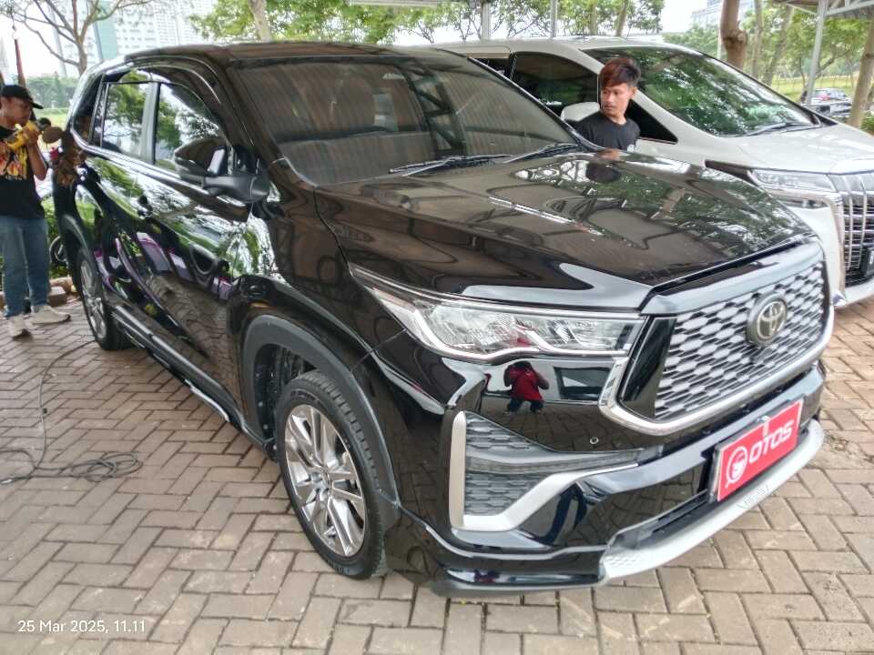 2023 Toyota Kijang Innova 2.0 Zenix Q HV CVT TSS - Foto 1 dari 6