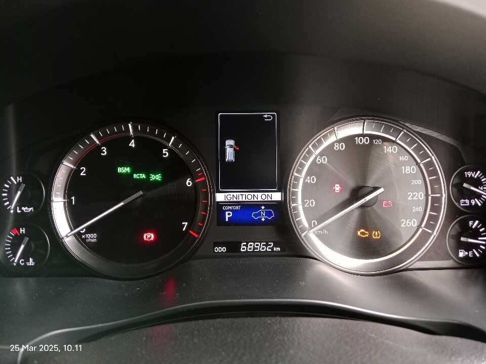 Foto Mobil Bekas Odometer Lexus LX 570 5.7 tahun 2018