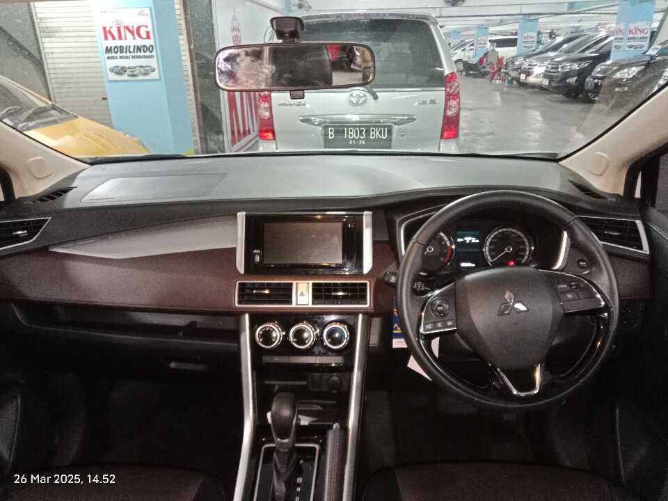 Foto Mobil Bekas Dashboard Mitsubishi Xpander 1.5 Cross tahun 2021