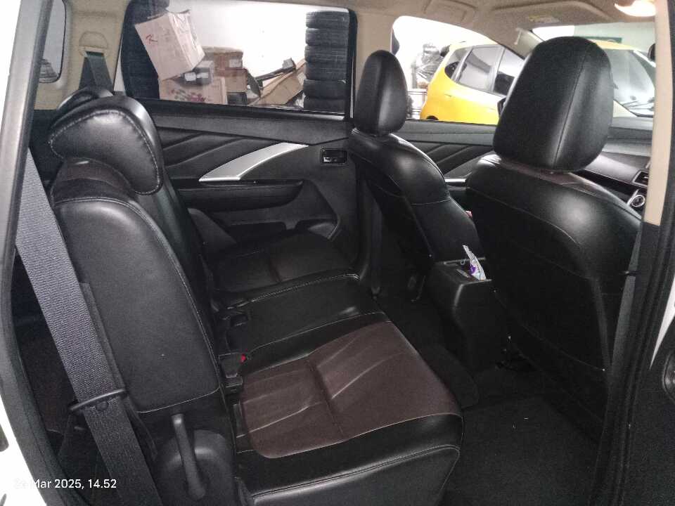 Foto Mobil Bekas Kabin Belakang Mitsubishi Xpander 1.5 Cross tahun 2021