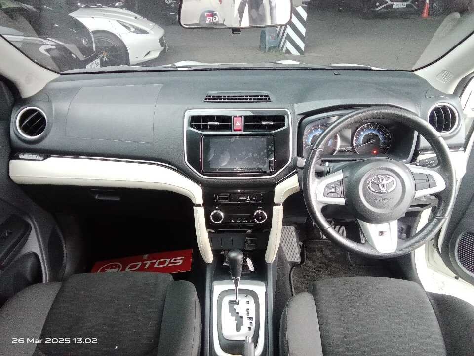 Foto Mobil Bekas Dashboard Toyota Rush 1.5 S tahun 2022