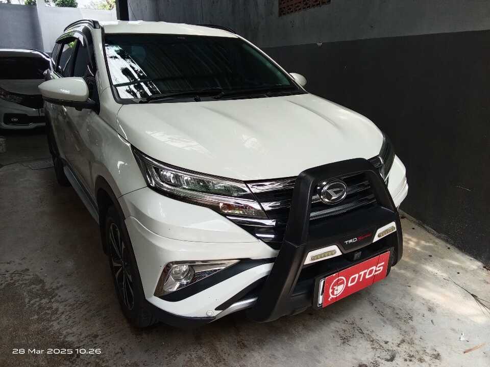 2018 Daihatsu Terios 1.5 R - Foto 1 dari 6