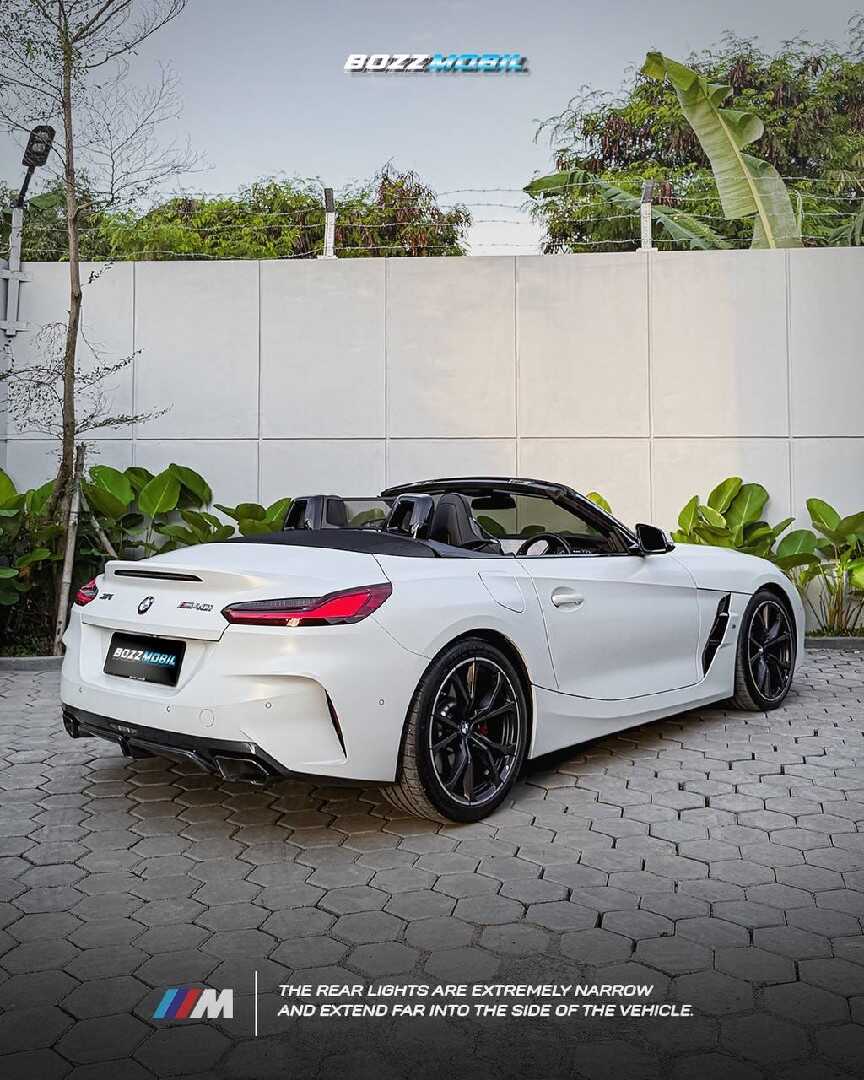 Foto Mobil Bekas Kiri Belakang BMW Z4 3.0 tahun 2023