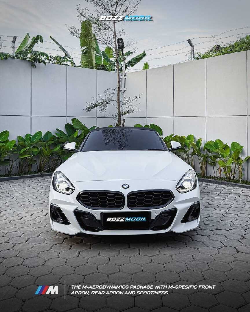 Foto Mobil Bekas Tampak Depan BMW Z4 3.0 tahun 2023
